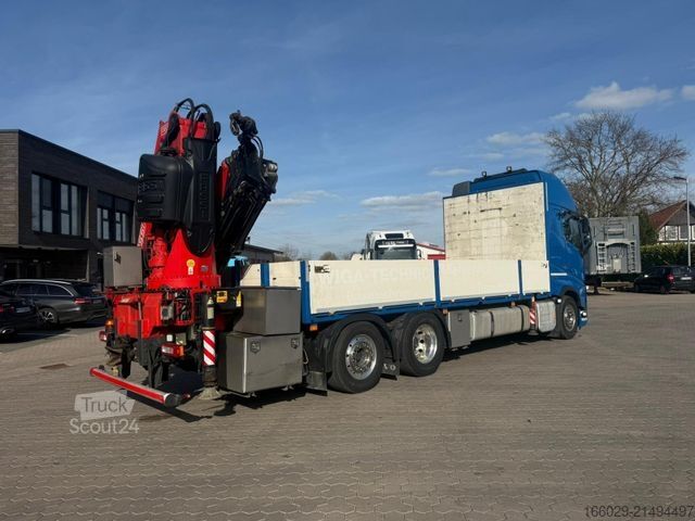 Кран-манипулятор на шасси грузовика VOLVO FH 500 6x2 Container Pritsche Fassi F455 Kran