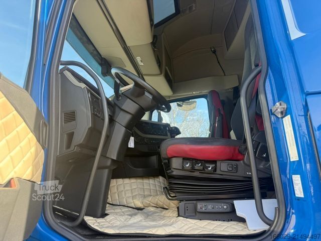 Кран-манипулятор на шасси грузовика VOLVO FH 500 6x2 Container Pritsche Fassi F455 Kran