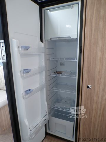 Camper semintegrato BÜRSTNER Limited T 660 Tageszulassung / Winterpaket, Safe