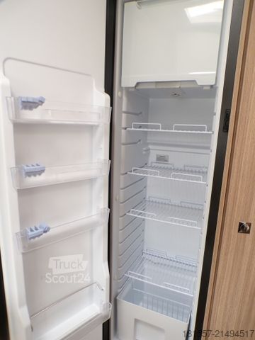 Camper semintegrato BÜRSTNER Limited T 660 Automatik, Winterpaket, Hubbett