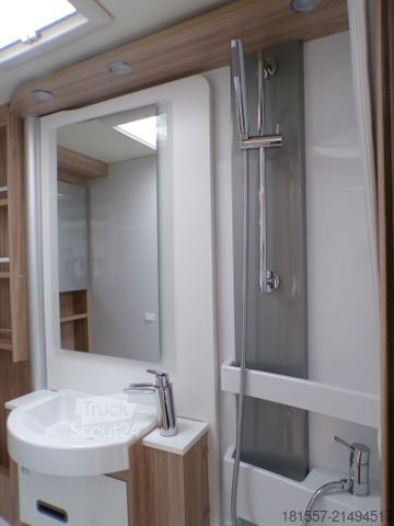 Camper semintegrato BÜRSTNER Limited T 660 Automatik, Winterpaket, Hubbett