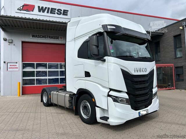 Tractora standard IVECO S-WAY 490 NAVI 2 Tanks Sehr gepflegt
