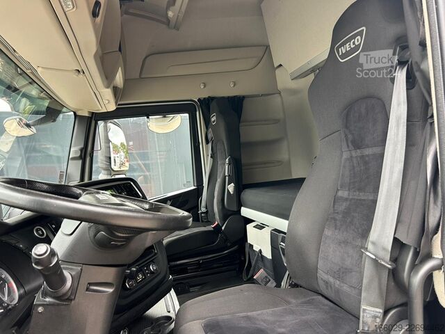 Tractora standard IVECO S-WAY 490 NAVI 2 Tanks Sehr gepflegt