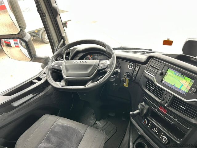 Tractora standard IVECO S-WAY 490 NAVI 2 Tanks Sehr gepflegt