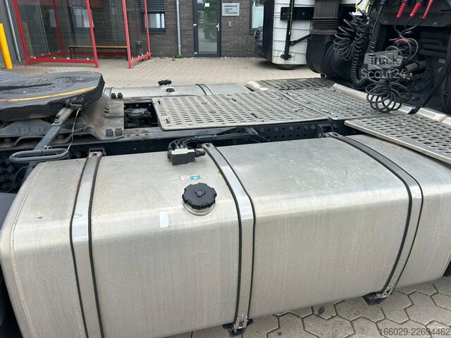 Tractora standard IVECO S-WAY 490 NAVI 2 Tanks Sehr gepflegt