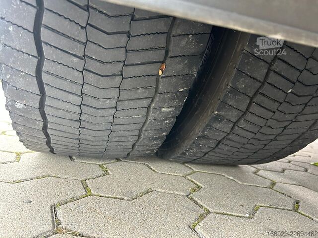 Tractora standard IVECO S-WAY 490 NAVI 2 Tanks Sehr gepflegt