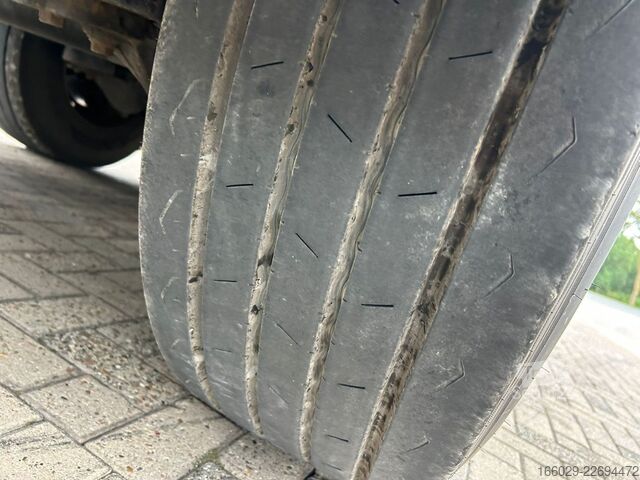 Semirreboque com piso móvel KRAKER CF-Z Schubboden 92m³ 10mm Boden Sehr sauber