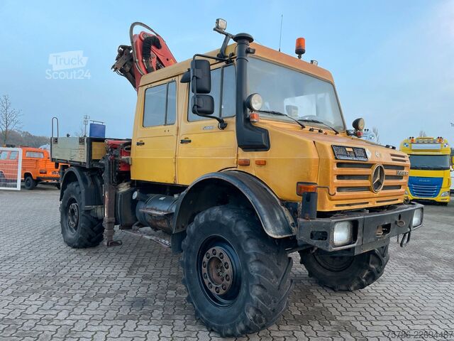 Lastbilsmonterad kran UNIMOG U 5000 Doka Pritsche/ PK 10.502 A/ AC/ AHK/ EU 3