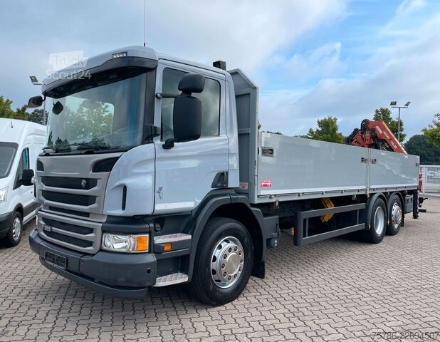 Lastbil med flak SCANIA P 320 BL 7.4m Pritsche/ Atlas 126.3+FB/ 10m=1.4t
