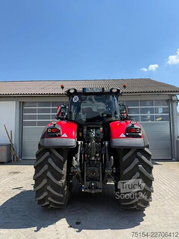 Ciągnik Massey Ferguson 8740S