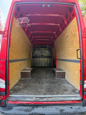 Hochdach-Kastenwagen mit langem Radstand Iveco Bus 35c17