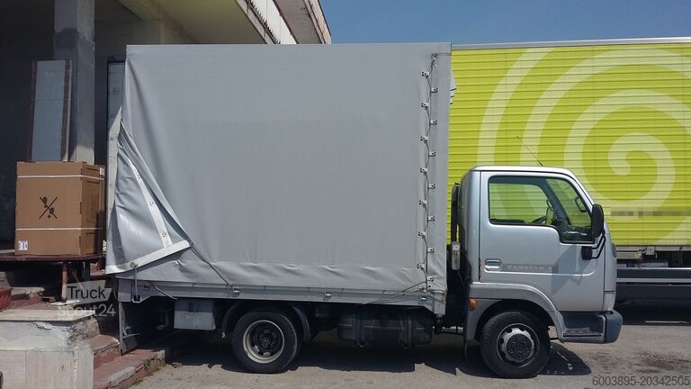 شاحنة مغلقة Nissan Cabstar