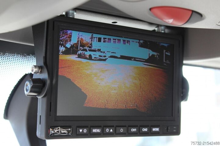 Plataforma elevadora sobre camión Renault Master  Bühne KLUBB 11m   2 Personen Korb 200kg