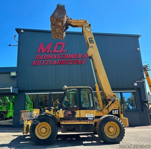 телескопічний навантажувач Caterpillar TH63