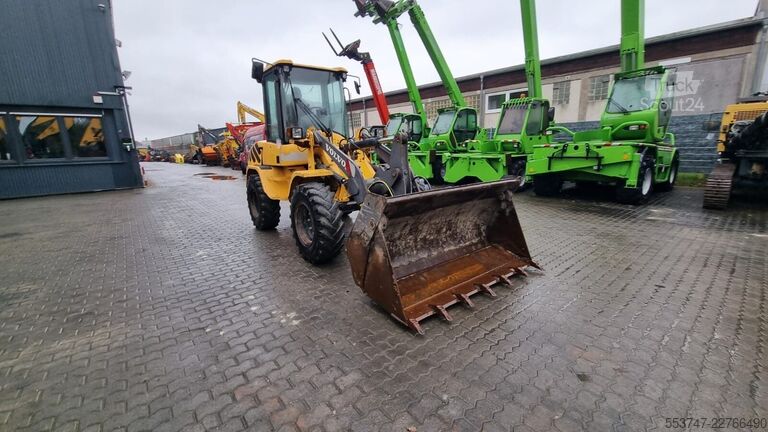 Încărcător pe roți Volvo L 30 B Pro