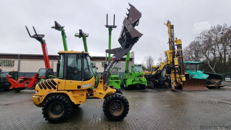 Încărcător pe roți Volvo L 30 B Pro