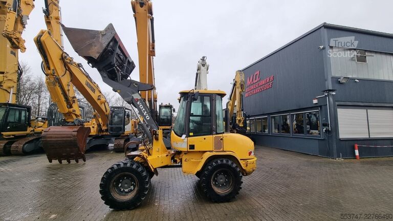 Încărcător pe roți Volvo L 30 B Pro