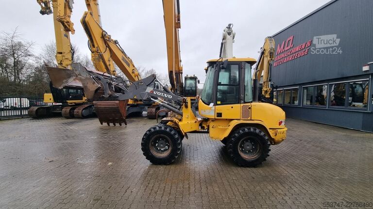 Încărcător pe roți Volvo L 30 B Pro
