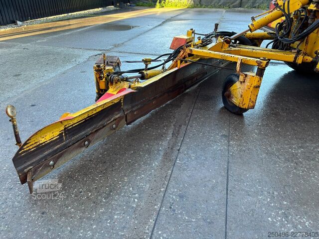 Grader Vammas RG-17A