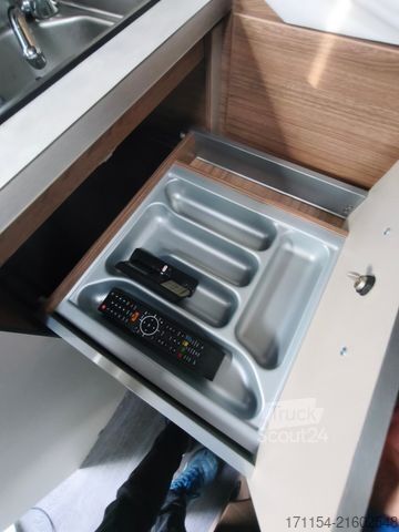 Polintegriran avtodom KNAUS TOURER Vansation 500 MQ,4 Personen