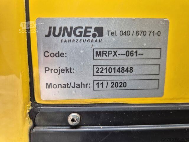 Suitcase Mercedes-Benz Atego 816 4x2 Möbelkoffer 3 Sitze