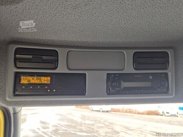 Walizka Mercedes-Benz Atego 816 4x2 Möbelkoffer 3 Sitze