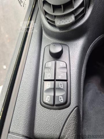 Walizka Mercedes-Benz Atego 816 4x2 Möbelkoffer 3 Sitze