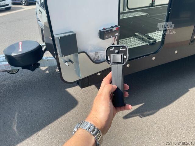 ван-камион за превоз на автомобили Brian James Race Transporter 7 / Länge: 6,16 m / 3.500 kg