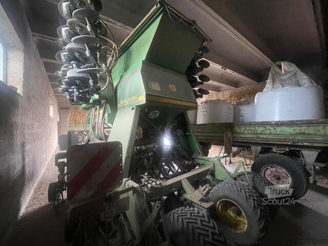 Tohum ekim makinesi John Deere 750 A