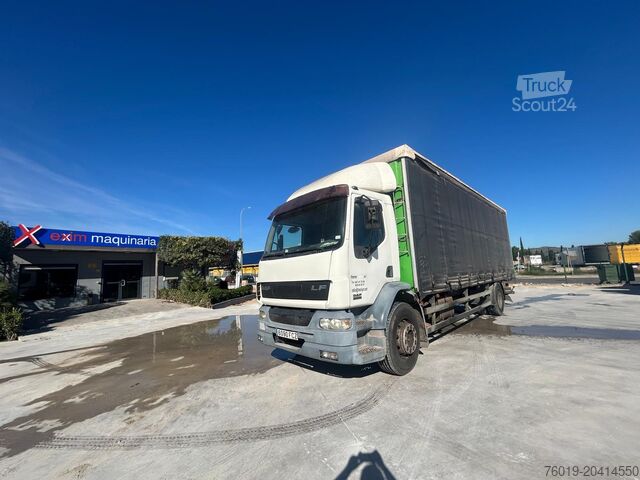 Plattformstruck med presenning DAF LF 55.250