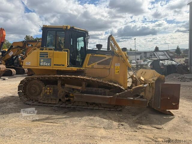 булдозер Komatsu D65EX-17