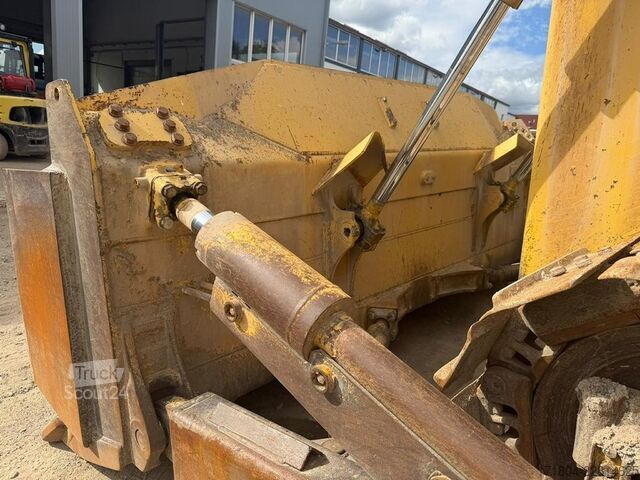 булдозер Komatsu D65EX-17