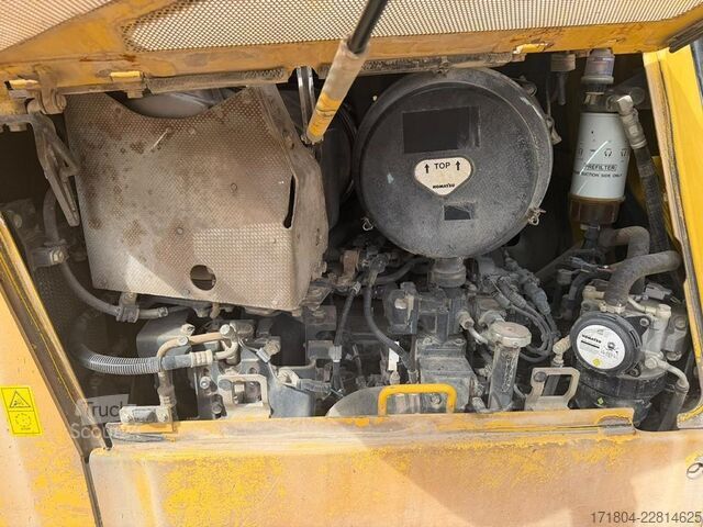 булдозер Komatsu D65EX-17
