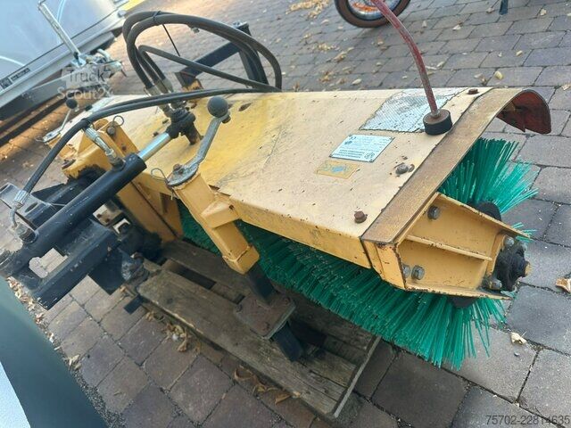 Furgon Multicar M 30 4x4 Allrad Winterdienst
