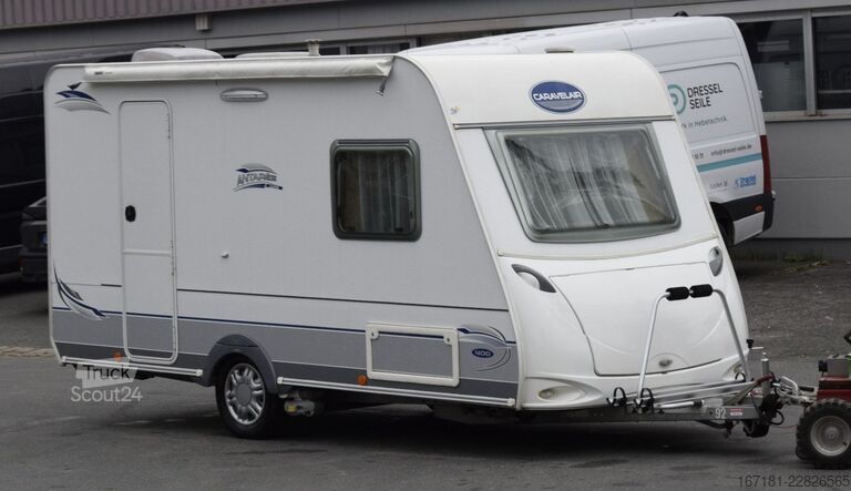 Каравана CARAVELAIR Antarex Luxe 400 mit Mover und Sackmarkise