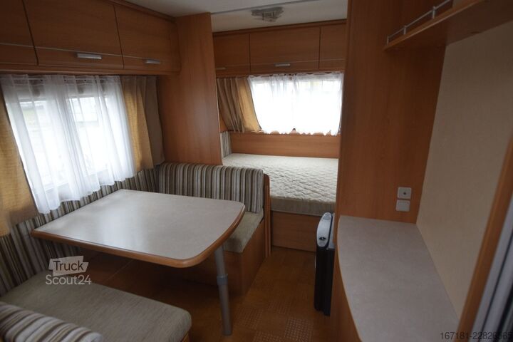 Каравана CARAVELAIR Antarex Luxe 400 mit Mover und Sackmarkise
