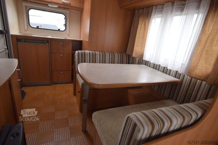 Каравана CARAVELAIR Antarex Luxe 400 mit Mover und Sackmarkise