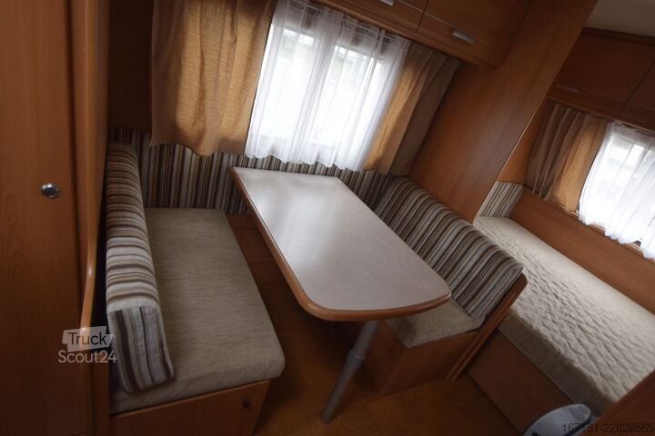 Каравана CARAVELAIR Antarex Luxe 400 mit Mover und Sackmarkise