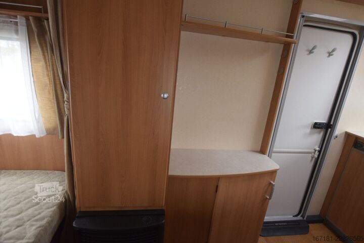 Каравана CARAVELAIR Antarex Luxe 400 mit Mover und Sackmarkise