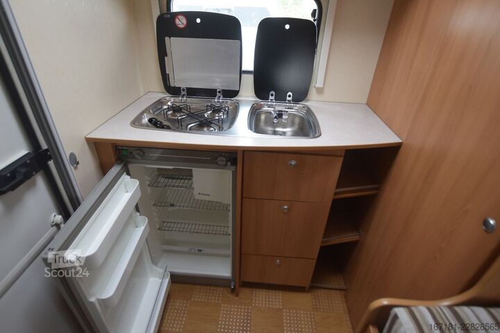 Каравана CARAVELAIR Antarex Luxe 400 mit Mover und Sackmarkise
