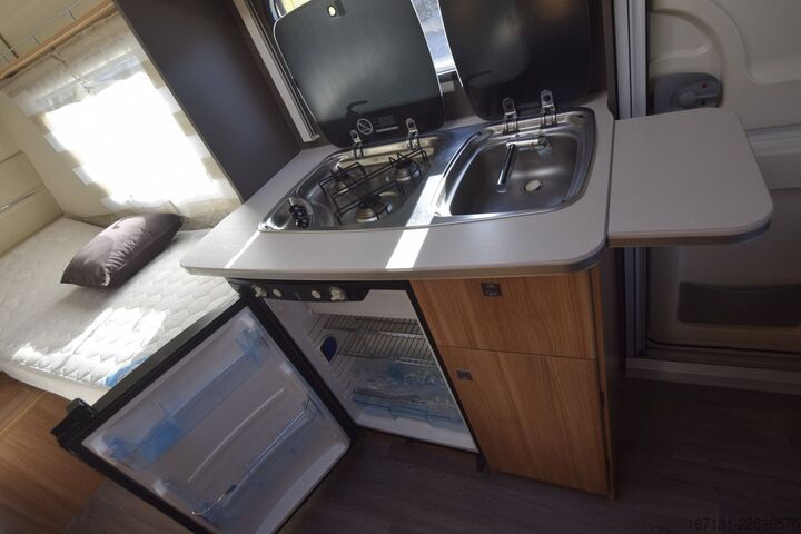 Каравана STERCKEMAN Starlet Comfort 450 LJ mit Mover und Markise