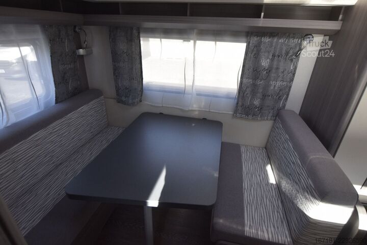 Kemperis HOBBY On tour 390 SF mit Sonnensegel