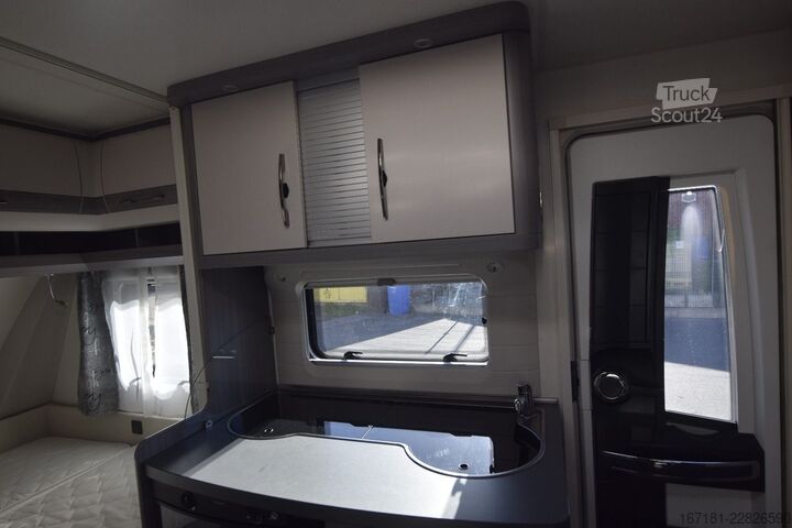 Kemperis HOBBY On tour 390 SF mit Sonnensegel