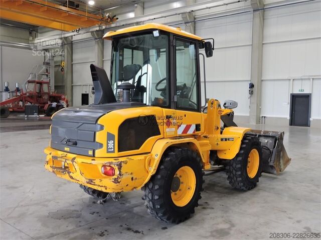 Колісний навантажувач VOLVO L30G + Fork