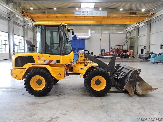 Колісний навантажувач VOLVO L30G + Fork