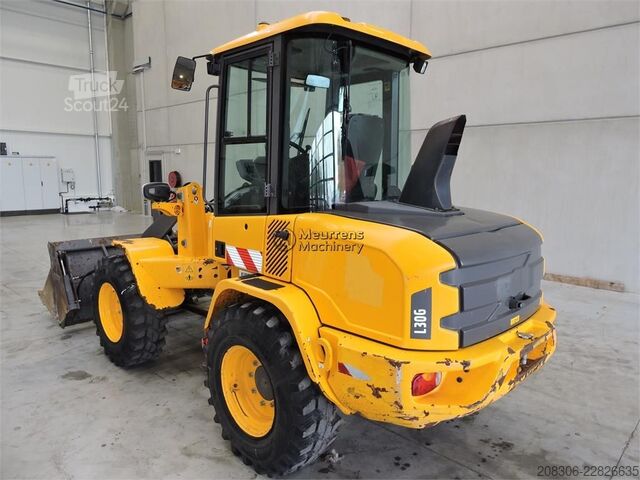 Колісний навантажувач VOLVO L30G + Fork