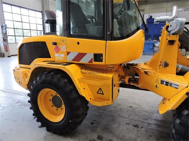 Колісний навантажувач VOLVO L30G + Fork