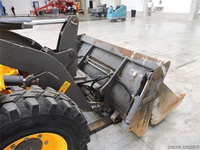 Колісний навантажувач VOLVO L30G + Fork