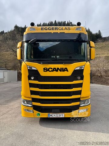 Platós teherautó ponyvával SCANIA 