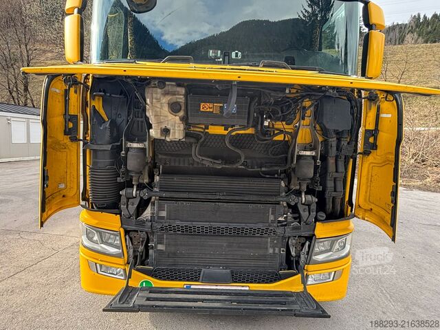 Platós teherautó ponyvával SCANIA